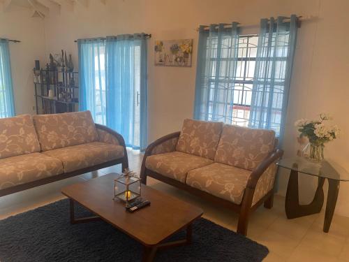 immaculate 3 bed villa overlooking admiralty bay