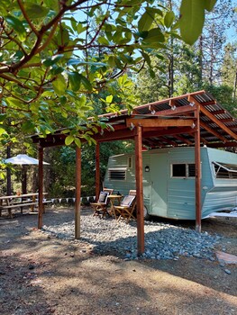 Radio Ranch,,1 star