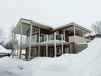 large 8 9 bed central ski innout house in hemavan
