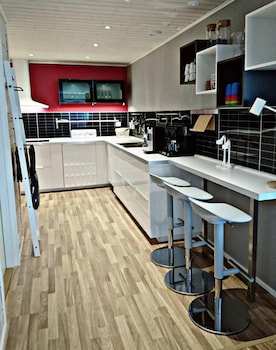 Large 8-9-Bed Central Ski Innout House In Hemavan,,4 star