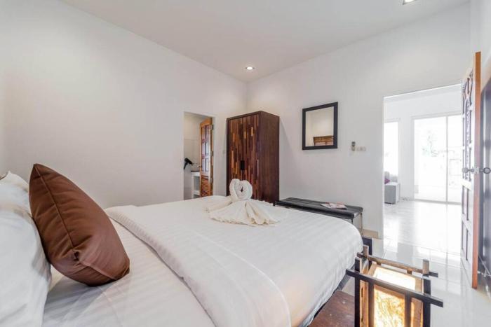 private 4 bedroom pool villa ng411