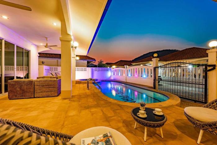 private 4 bedroom pool villa ng411