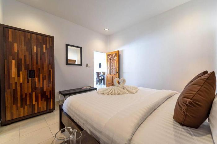 private 4 bedroom pool villa ng411
