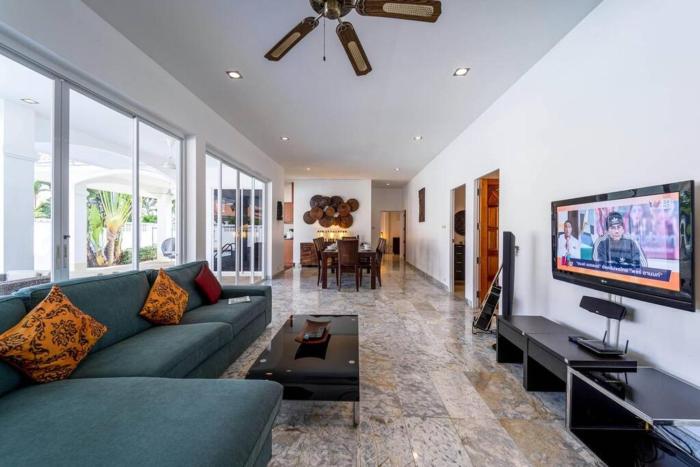 private 4 bedroom pool villa ng411