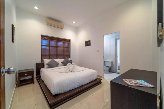 private 4 bedroom pool villa ng411