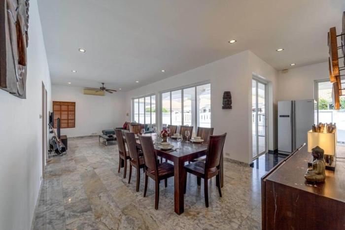 private 4 bedroom pool villa ng411