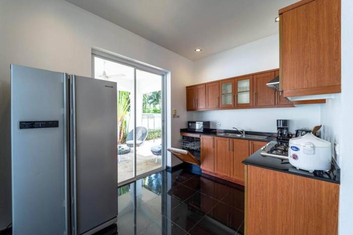 private 4 bedroom pool villa ng411