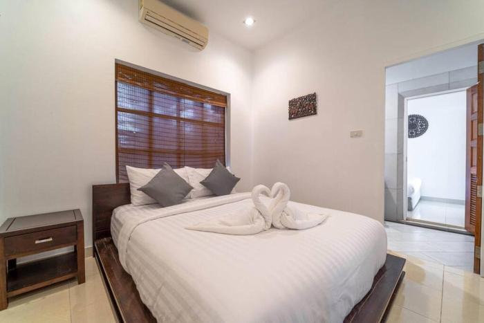 private 4 bedroom pool villa ng411