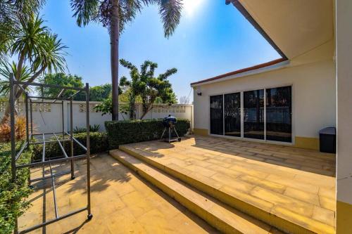 private 4 bedroom pool villa ng411