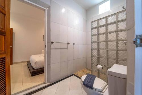 private 4 bedroom pool villa ng411