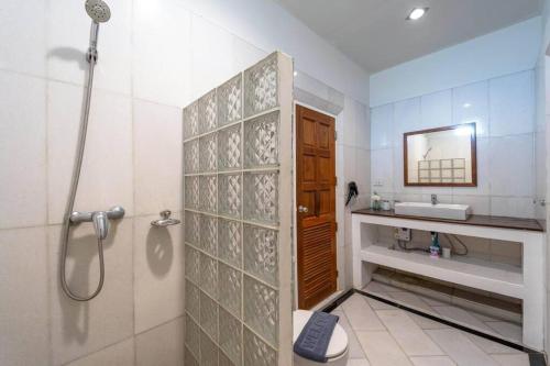 private 4 bedroom pool villa ng411