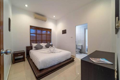 private 4 bedroom pool villa ng411