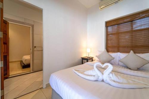 private 4 bedroom pool villa ng411