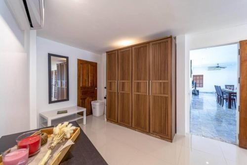private 4 bedroom pool villa ng411