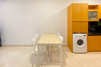 Super Great Homey 3Br At Sudirman Suites Apartment,,2 star