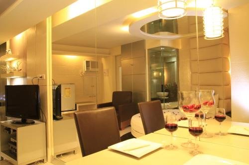 one serenata hotel bacoor