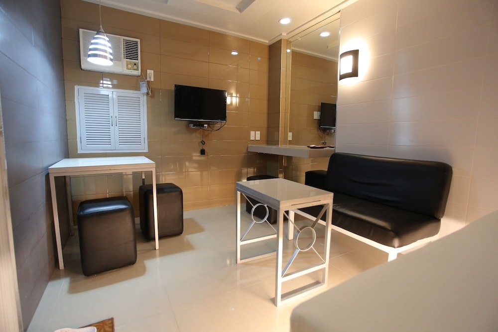 one serenata hotel bacoor