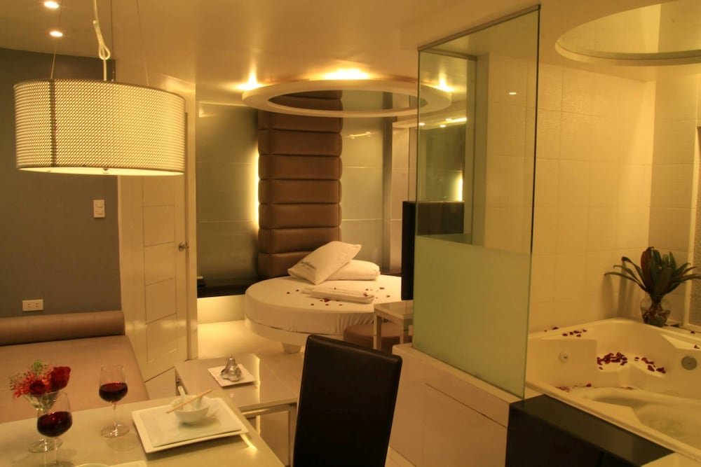 one serenata hotel bacoor