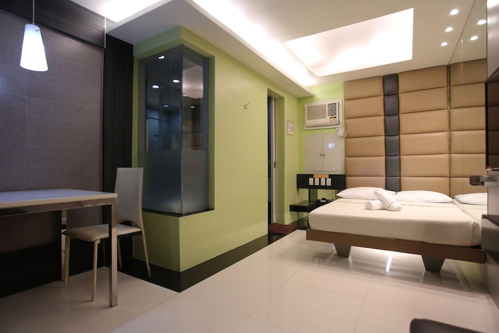 one serenata hotel bacoor