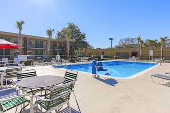 clarion inn columbia airport