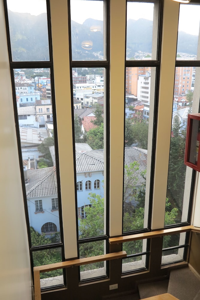 filatelia suites and travel