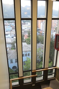 filatelia suites and travel