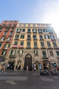 palazzo della porta via toledo 55