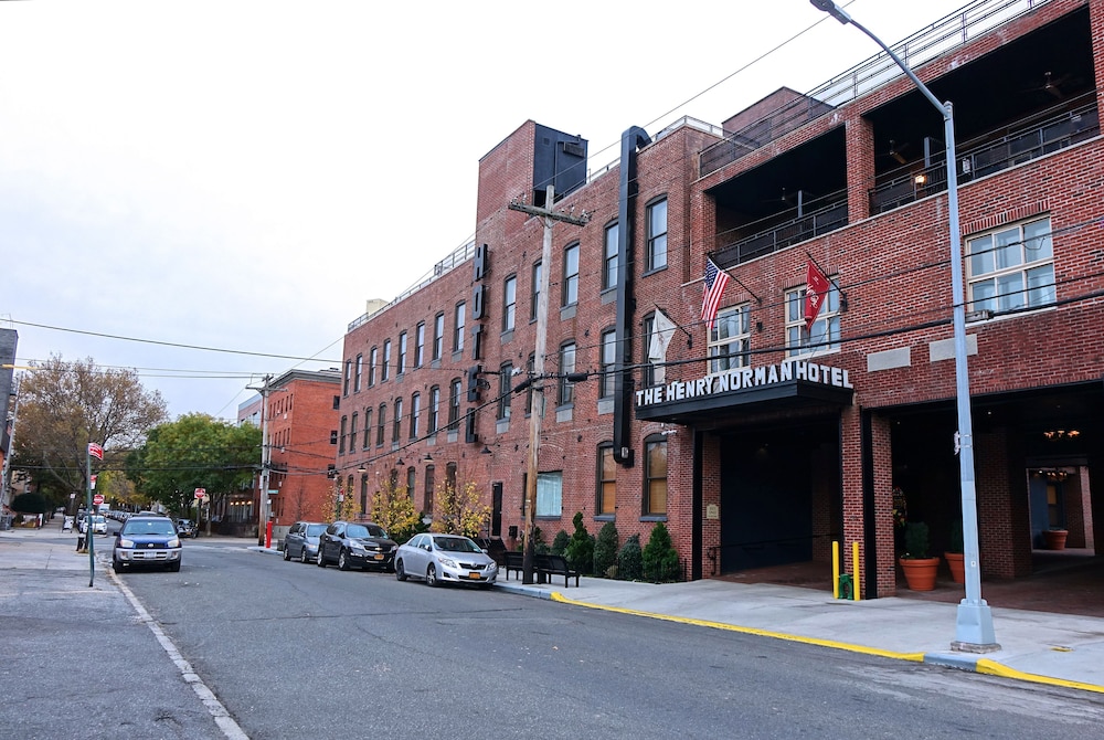 henry norman hotel