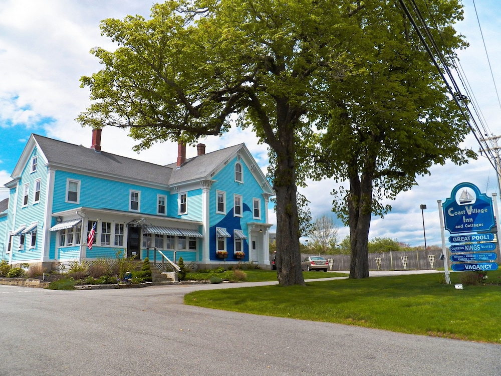 coast village inn and cottages