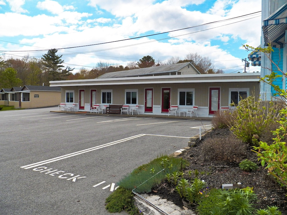coast village inn and cottages