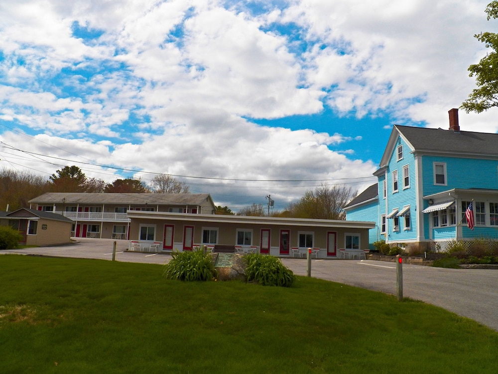 coast village inn and cottages