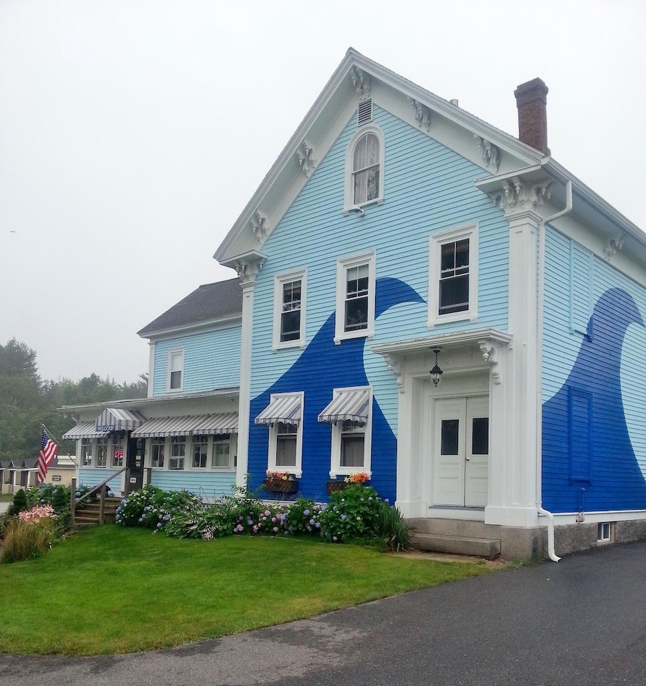 coast village inn and cottages