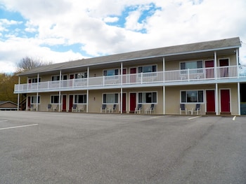 coast village inn and cottages