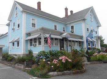 coast village inn and cottages