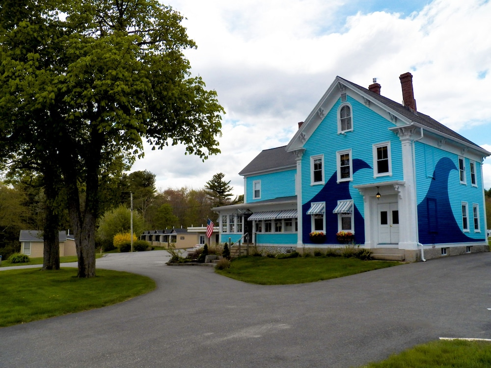 coast village inn and cottages