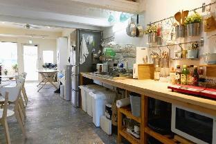 casa blanca guesthouse hostel