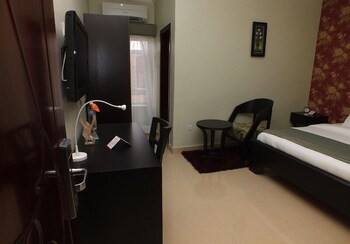 ellis suites limited