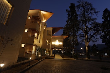hotel arif castle