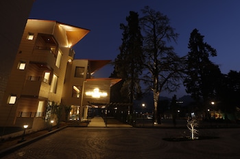 hotel arif castle