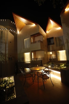 hotel arif castle