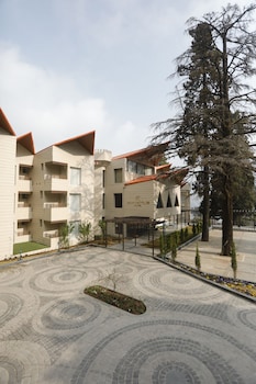 hotel arif castle