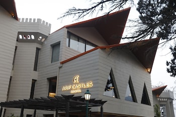hotel arif castle