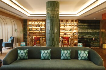hotel arif castle