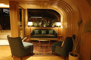 hotel arif castle