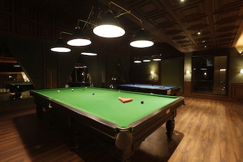 hotel arif castle