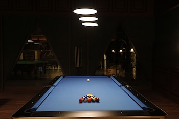 hotel arif castle