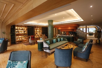 hotel arif castle