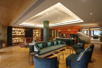 hotel arif castle
