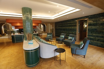 hotel arif castle