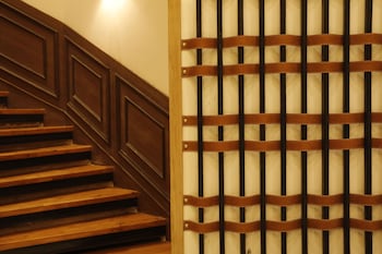 hotel arif castle